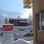 Hotell Grischalodge Mit Bergblick Seit 1929 - Schlicht, Preiswert Und Mit Einem Touch Nostalgie *
