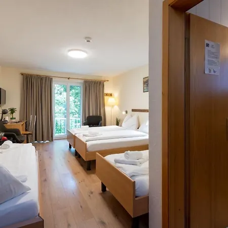 Grischalodge Mit Bergblick Seit 1929 - Schlicht, Preiswert Und Mit Einem Touch Nostalgie * Parpan