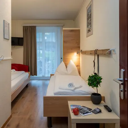 Отель Grischalodge Mit Bergblick Seit 1929 - Schlicht, Preiswert Und Mit Einem Touch Nostalgie *