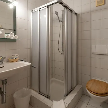 Hotell Grischalodge Mit Bergblick Seit 1929 - Schlicht, Preiswert Und Mit Einem Touch Nostalgie