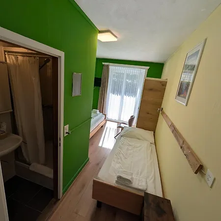 Grischalodge Mit Bergblick Seit 1929 - Schlicht, Preiswert Und Mit Einem Touch Nostalgie * Parpan