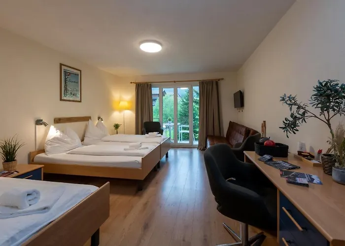 Grischalodge Mit Bergblick Seit 1929 - Schlicht, Preiswert Und Mit Einem Touch Nostalgie * Parpan