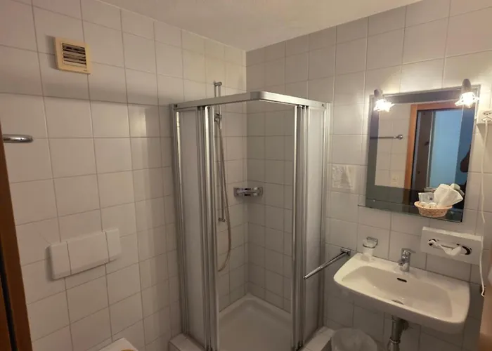 Grischalodge Mit Bergblick Seit 1929 - Schlicht, Preiswert Und Mit Einem Touch Nostalgie * Parpan