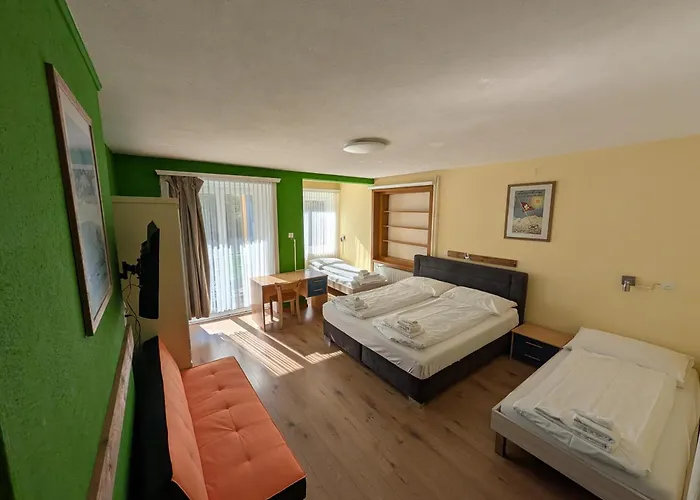 Grischalodge Mit Bergblick Seit 1929 - Schlicht, Preiswert Und Mit Einem Touch Nostalgie