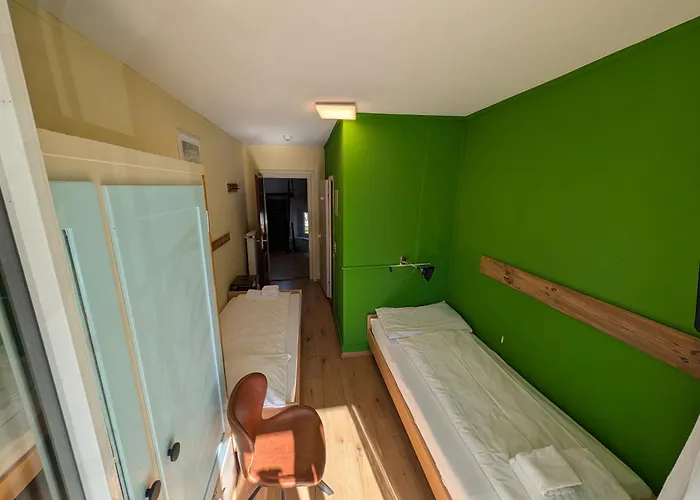 Otel Grischalodge Mit Bergblick Seit 1929 - Schlicht, Preiswert Und Mit Einem Touch Nostalgie