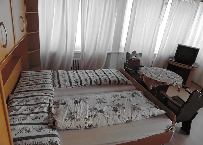 Grischalodge Mit Bergblick Seit 1929 - Schlicht, Preiswert Und Mit Einem Touch Nostalgie *