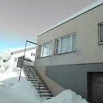Grischalodge Mit Bergblick Seit 1929 - Schlicht, Preiswert Und Mit Einem Touch Nostalgie