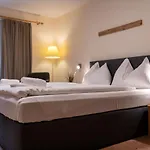 호텔 Grischalodge Mit Bergblick Seit 1929 - Schlicht, Preiswert Und Mit Einem Touch Nostalgie *