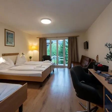 Grischalodge Mit Bergblick Seit 1929 - Schlicht, Preiswert Und Mit Einem Touch Nostalgie * Parpan