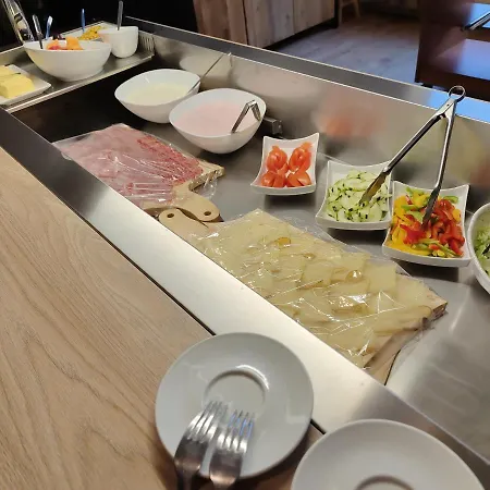 Grischalodge Mit Bergblick Seit 1929 - Schlicht, Preiswert Und Mit Einem Touch Nostalgie * Parpan