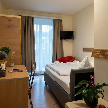 Ξενοδοχείο Grischalodge Mit Bergblick Seit 1929 - Schlicht, Preiswert Und Mit Einem Touch Nostalgie Parpan