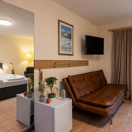 Grischalodge Mit Bergblick Seit 1929 - Schlicht, Preiswert Und Mit Einem Touch Nostalgie Parpan