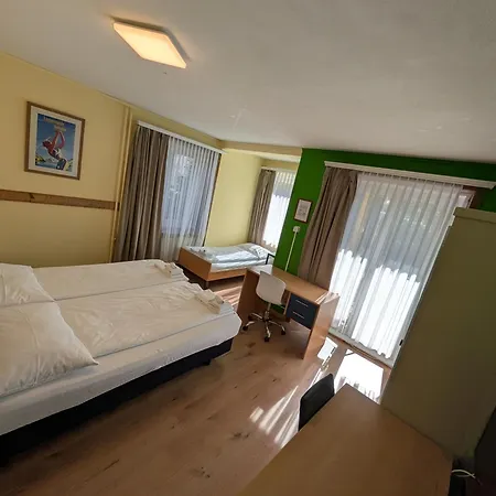 Grischalodge Mit Bergblick Seit 1929 - Schlicht, Preiswert Und Mit Einem Touch Nostalgie Hotel *