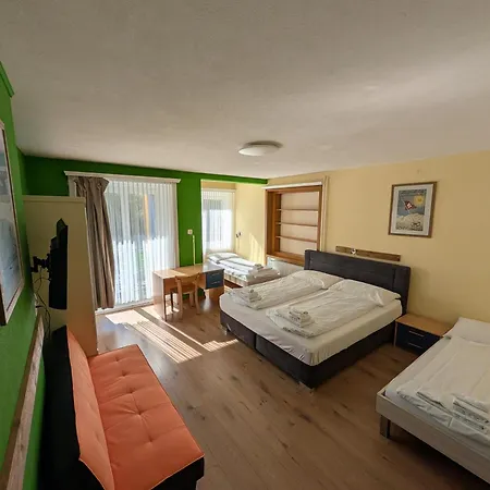 Grischalodge Mit Bergblick Seit 1929 - Schlicht, Preiswert Und Mit Einem Touch Nostalgie