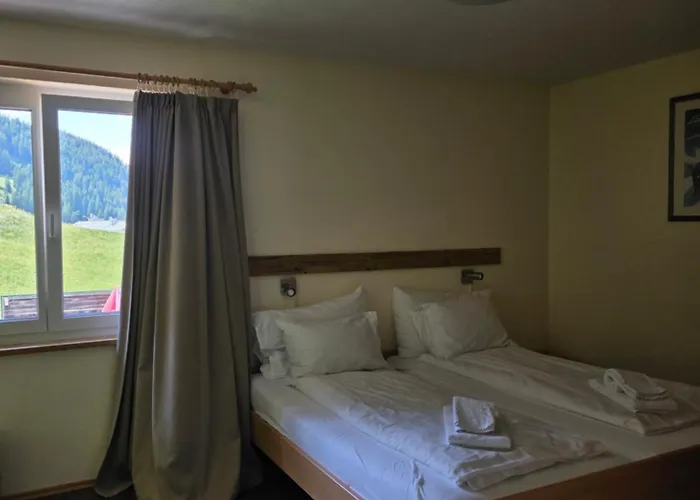 Grischalodge Mit Bergblick Seit 1929 - Schlicht, Preiswert Und Mit Einem Touch Nostalgie Parpan