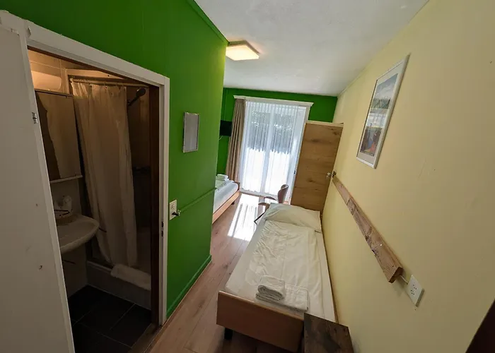 Grischalodge Mit Bergblick Seit 1929 - Schlicht, Preiswert Und Mit Einem Touch Nostalgie * Parpan