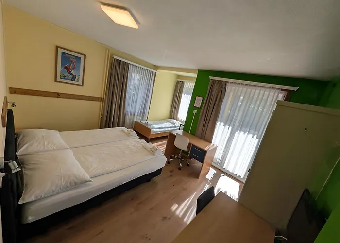 Grischalodge Mit Bergblick Seit 1929 - Schlicht, Preiswert Und Mit Einem Touch Nostalgie Hotel *