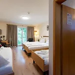 Grischalodge Mit Bergblick Seit 1929 - Schlicht, Preiswert Und Mit Einem Touch Nostalgie * Parpan