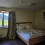 Grischalodge Mit Bergblick Seit 1929 - Schlicht, Preiswert Und Mit Einem Touch Nostalgie Parpan