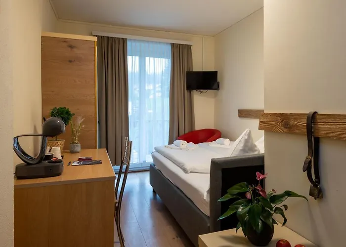 Hotel Grischalodge Mit Bergblick Seit 1929 - Schlicht, Preiswert Und Mit Einem Touch Nostalgie Parpan